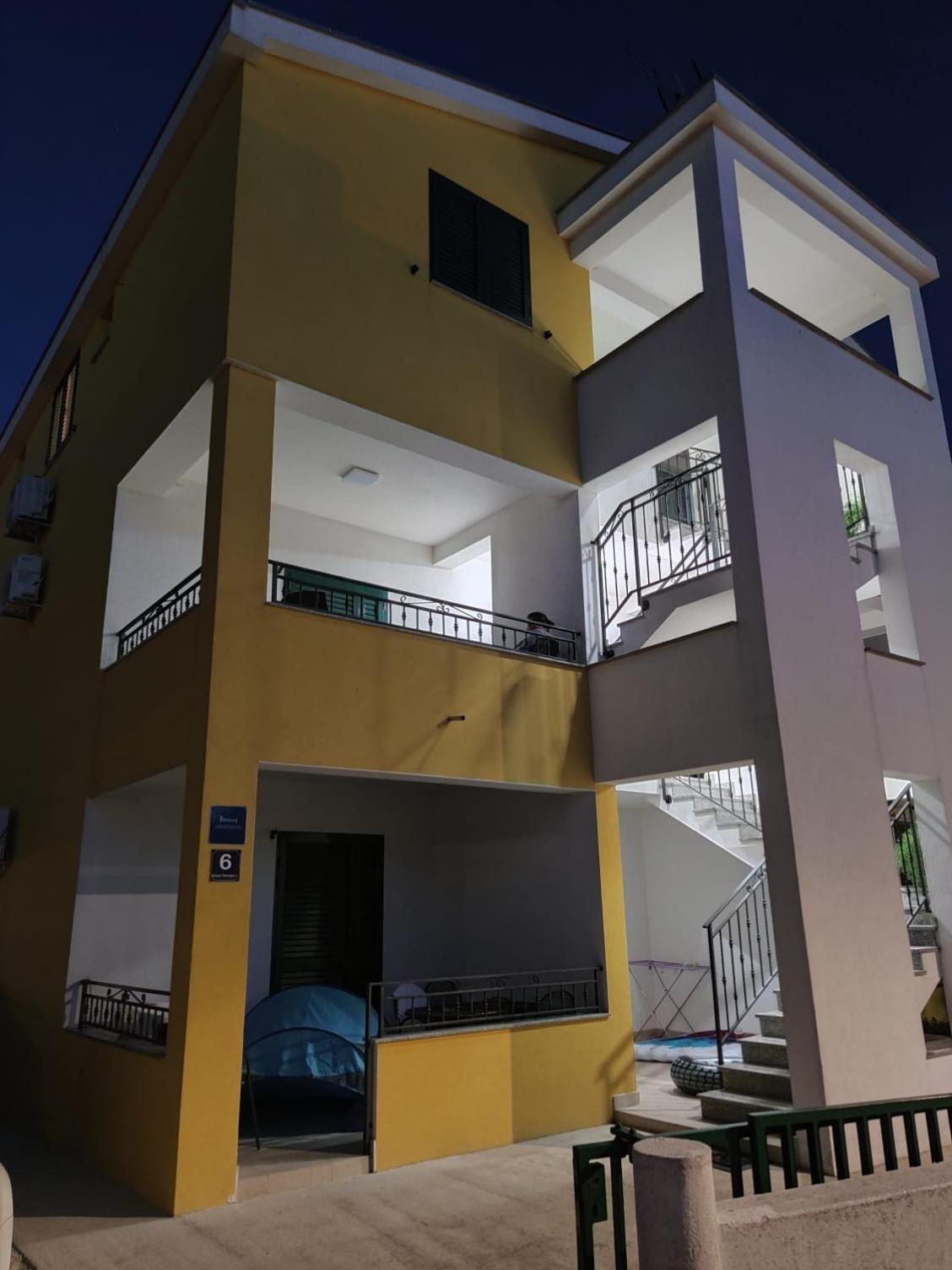 Apartments Luka باكوشتاني المظهر الخارجي الصورة