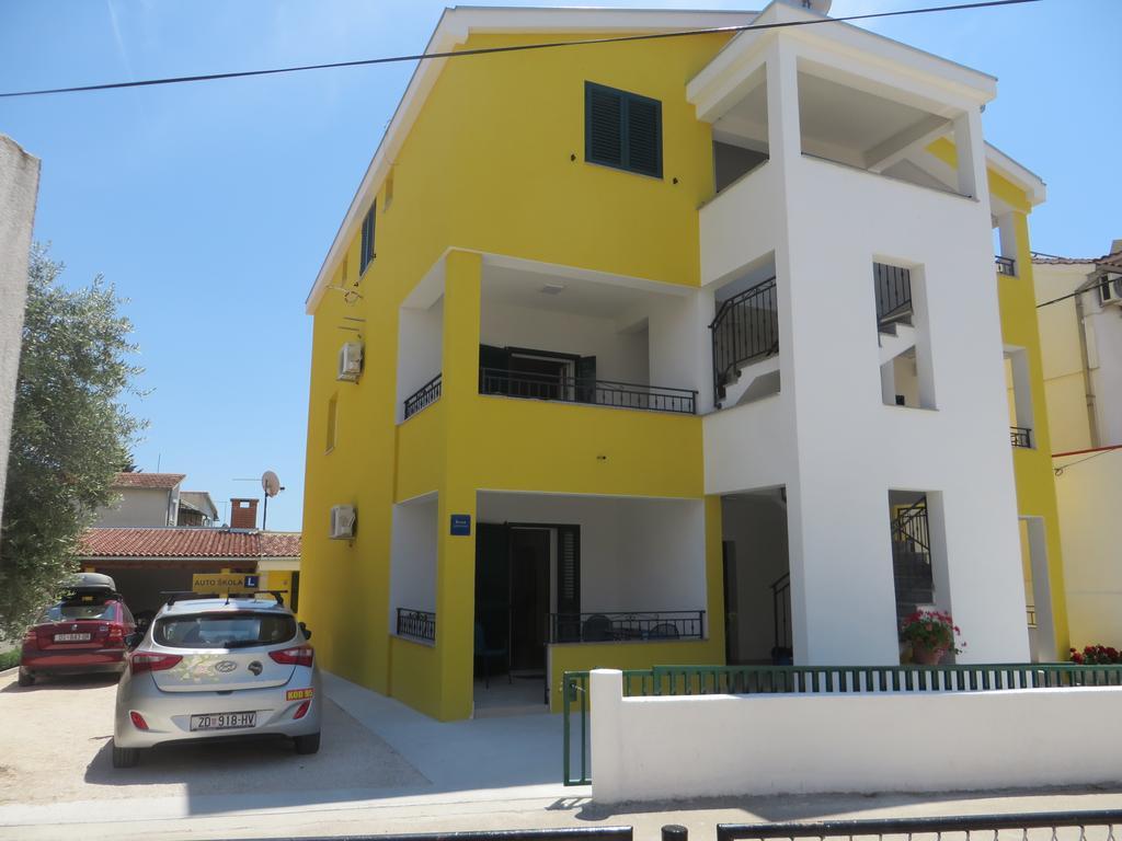 Apartments Luka باكوشتاني المظهر الخارجي الصورة