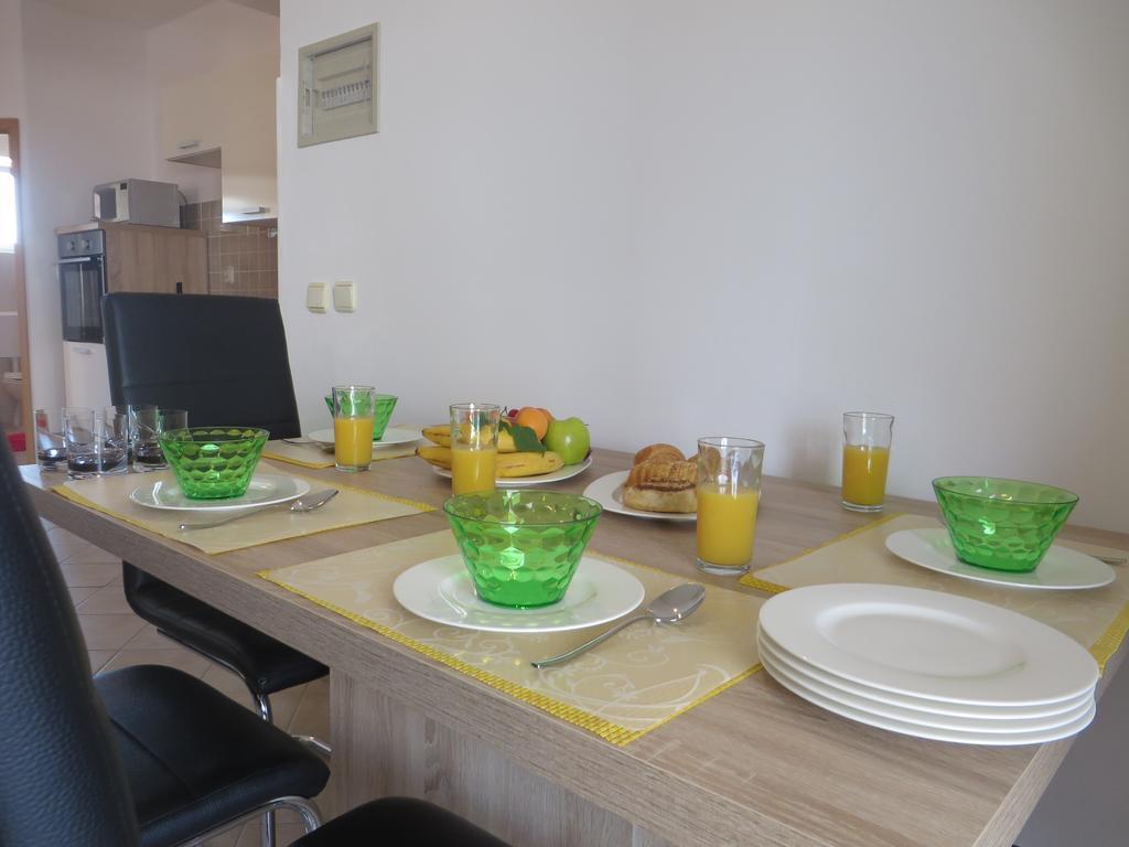 Apartments Luka باكوشتاني المظهر الخارجي الصورة