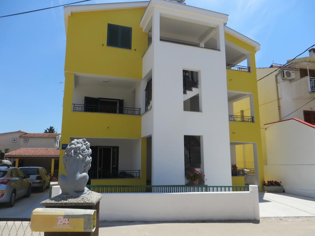 Apartments Luka باكوشتاني المظهر الخارجي الصورة