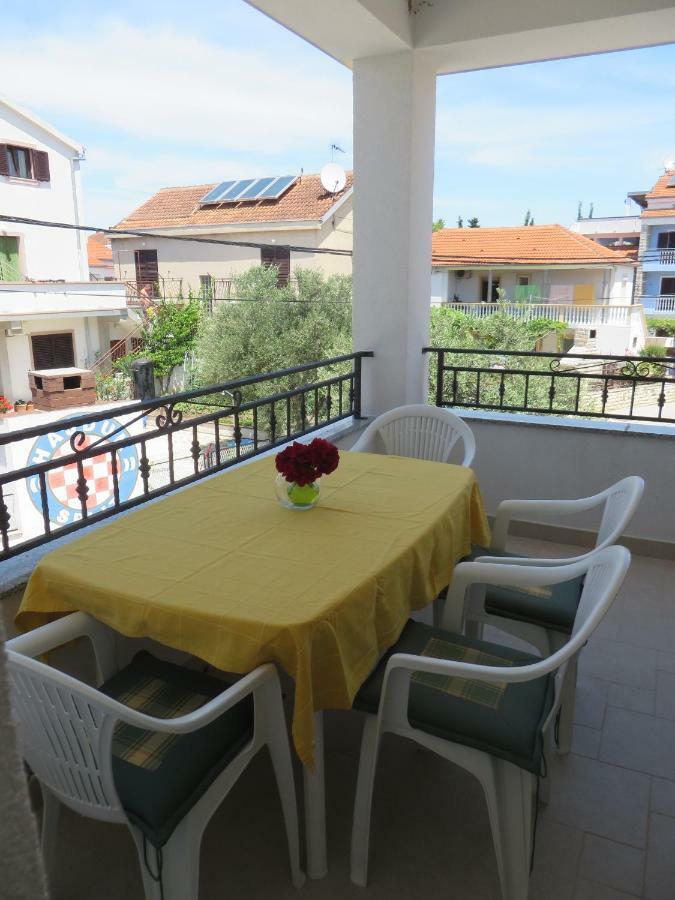 Apartments Luka باكوشتاني الغرفة الصورة